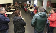 La reuni�n de los vecinos a la que asisti� el gobierno local. 