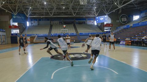Primer entrenamiento del Breog�n 2026-2027 en el Pazo dos Deportes de Lugo