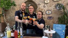 De izquierda a derecha, Javier Garca, Mara Vila y Sonia Garca, primer, segundo y tercer clasificado en el concurso de ccteles con aguardientes y licores gallegos que organiz la Asociacin Galega de Barmans (Agaba) en colaboracin con el consello regulador.