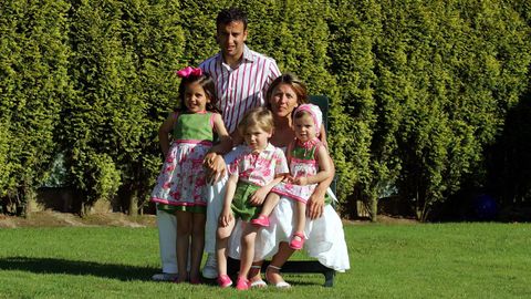 Foto de familia del ao 2005, en el jardn de su casa, cuando Nico tena solo 2 aos.