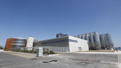 Sede de Hijos de Rivera construida en el pol�gono de Mor�s, en Arteixo.