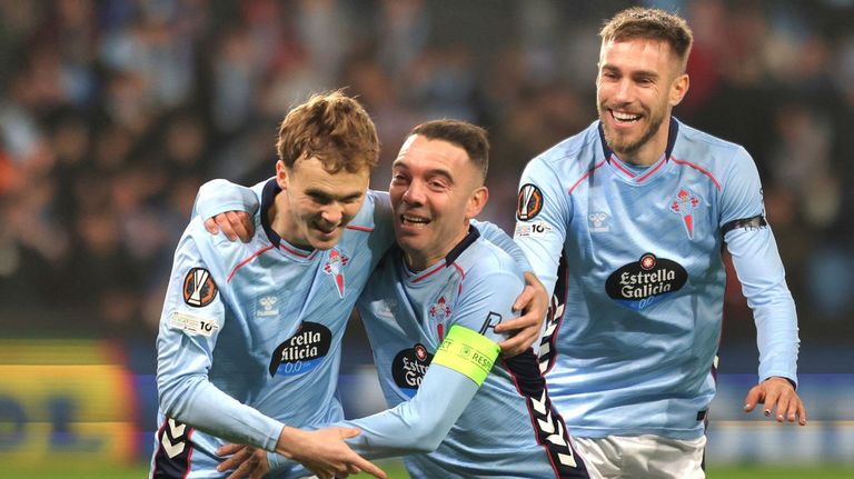 Swedberg, Aspas y Mingueza celebran el gol del sueco que supuso el 1-0