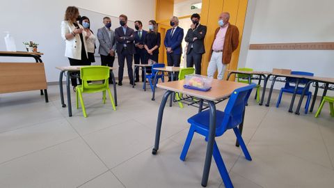 Alberto N��ez Feijoo y la regidora lucense Lara M�ndez visitan el nuevo centro p�blico de infantil y primaria Sagrado Coraz�n