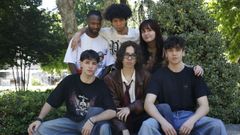 Parte del equipo de la pel�cula �Money Bells�