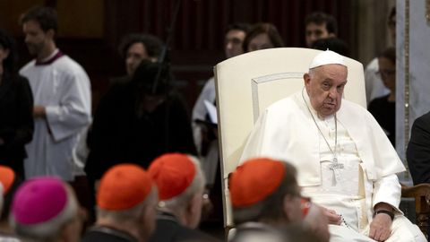 El para Francisco durante el rezo ayer en la capilla de Santa Mara la Mayor, en Roma