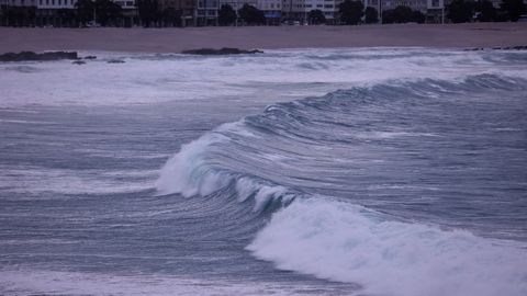 A Coru�a vive este mi�rcoles un nuevo temporal mar�timo, con aviso rojo por olas de hasta nueve metros de altura
