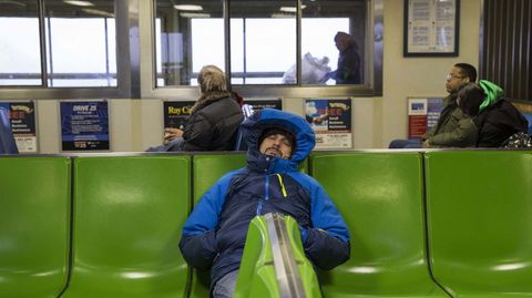 Se calcula que en estos d�as se cancelar�n cerca de 6.700 vuelos que deb�an llegar o despegar de las terminales �reas del nordeste de Estados Unidos