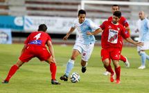 El delantero Borja Navarro disput� ante el Guijuelo su primer partido como titular. 