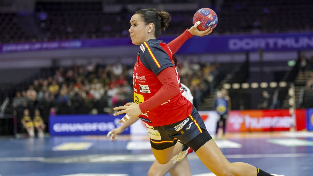 España se derrumba al final ante Serbia en el inicio de la segunda ...
