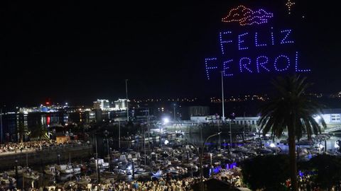 Espect�culo de drones en las fiestas de Ferrol.