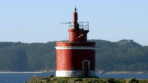 Faro de Cabo Home, en Cangas.