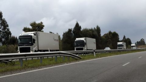 Tr�fico por la A-8 a su paso por Ribadeo