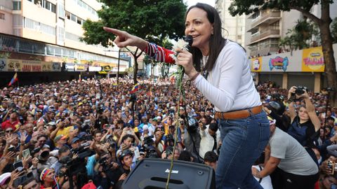 La lder opositora Mara Corina Machado pronuncia un discurso este jueves