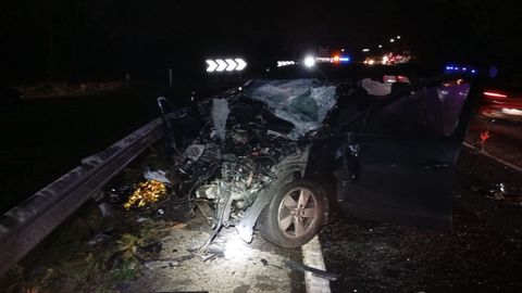 Estado del coche siniestrado en Trons