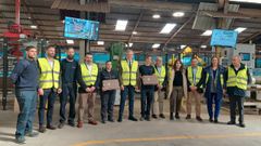 Alfonso Rueda, durante su visita a la empresaTejas Verea, en Mesa