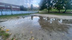 Patio del colegio de A Ponte lleno de agua