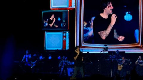 Melendi durante su concierto en el pabelln de La Magdalena, en Avils