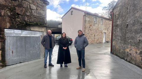 Xaime Trillo, edil del BNG; Cristina Garca, diputada, y Ral Gonzlez, alcalde.