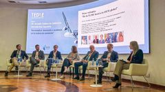 Mesa redonda de la jornada del sector aeron�utio en el Parque Tecnol�xico de Galica