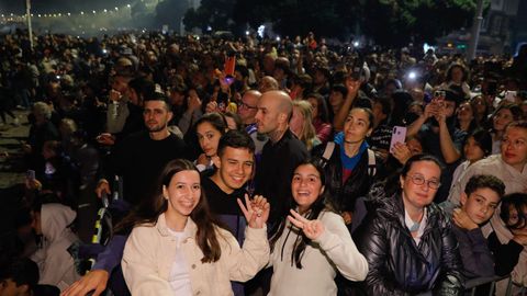 El pblico, durante los fuegos artificiales de San Xon en A Corua