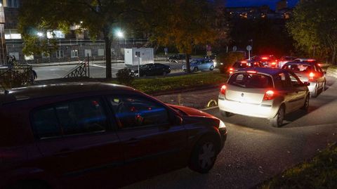 Las colas en los covid auto de Ourense son una constante desde hace semanas