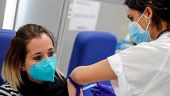 Espa�a retom� este mi�rcoles la vacunaci�n con AstraZeneca