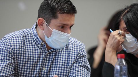 El presunto asesino de Marta Calvo habla con su abogada en el juicio que se celebra en Valencia