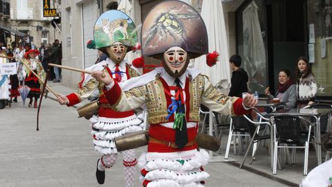 Peliqueiros en el desfile que abrió el Carnaval en la Ribeira Sacra