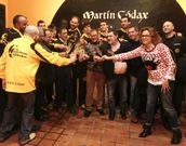 Xuven y Mart�n C�dax se desearon un gran nuevo a�o juntos. 