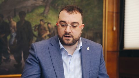 El presidente del Principado, Adri�n Barb�n