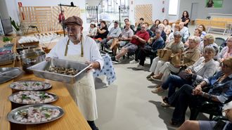 Caldeirada de peixe para pechar o ciclo de coci�a na praza de abastos de Vilagarc�a