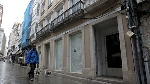 El bajo de la calle lvaro Cebreiro, en el que hace aos estaba saldos Arias