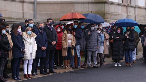 Minuto de silencio en San Caetano, en Santiago, en memoria de los fallecidos en el naufragio del Villa de Pitanxo.