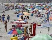 Las playas de la comarca se volvieron a llenar de ba�istas procedentes de toda Galicia. 