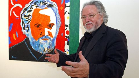 Cun autorretrato nunha exposici�n en 2013