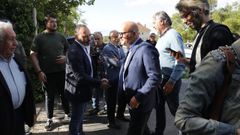 Jos� Manuel Baltar, a su llegada al restaurante de O Pereiro de Aguiar, donde se iba a presentar la candidatura de Luis Menor a las elecciones municipales.