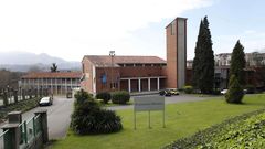El colegio Fundaci�n Masaveu de Oviedo ha suspendido las clases tras el positivo por coronavirus de uno de sus docentes, ante la necesidad de estudiar la posible cadena de transmisi�n