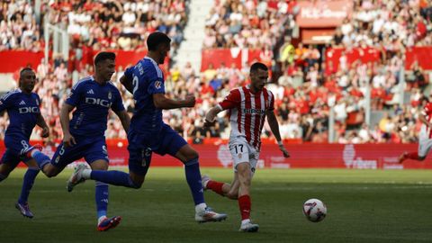 Derbi asturiano entre el Real Sporting de Gijon y el Real Oviedo en El Molin�n