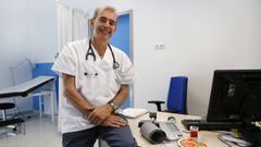Carlos N�zara, especialista en Medicina Interna y de Familia que consulta en el centro de salud de Mar�n
