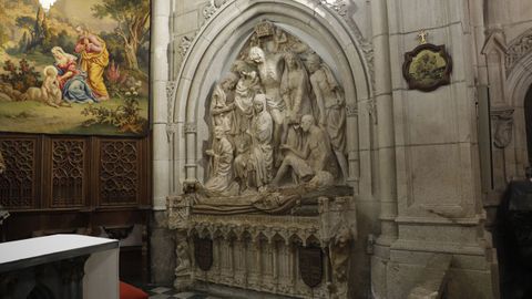 Monumento funerario de Dolores Santamarina, t�a de Angelita  Varela , realizado por Asorey.