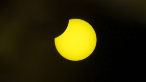 Imágenes del eclipse parcial desde Carballo