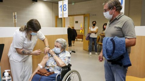 Vacunacin contra el covid y la gripe en Fexdega de Vilagarca