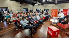 Valent�n Gonz�lez Formoso, durante su encuentro con militantes en la Casa das Camp�s, en Pontevedra