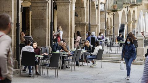 Primer dia de terrazas en la capital ourensana