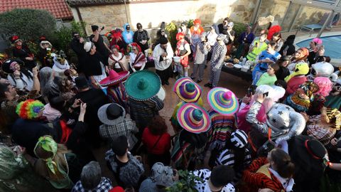 O enterro do �so atrae a unha ampla colectividade.