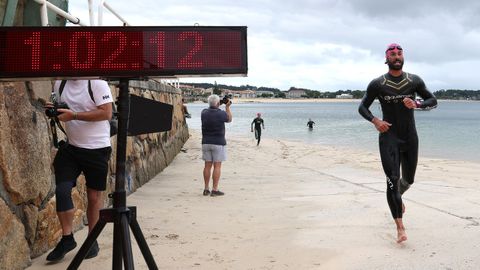  Traves�a a Nado Illa de R�a organizada por la asociaci�n contra el cancer de Ribeira 2026