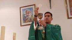 Josu� Emmanuel Trujillo oficiando una misa en una de sus parroquias