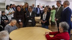 La inauguraci�n de la residencia geri�trica de Xunqueira de Amb�a cont� con la presencia de autoridades de la Xunta, como el presidente Alfonso Rueda, y de la Diputaci�n (Luis Menor) y del Concello (Jos� Luis Gavilanes).