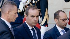 En el centro de la imagen, el primer ministro de Francia, Sebastien Lecornu.