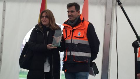 Jornada de convivencia de agrupaciones de Protecc��n Civil en Allariz.Los voluntarios veteranos recibieron homenajes y tambi�n representantes de otras instituciones, como la anfitriona, la alcaldesa de Allariz. 